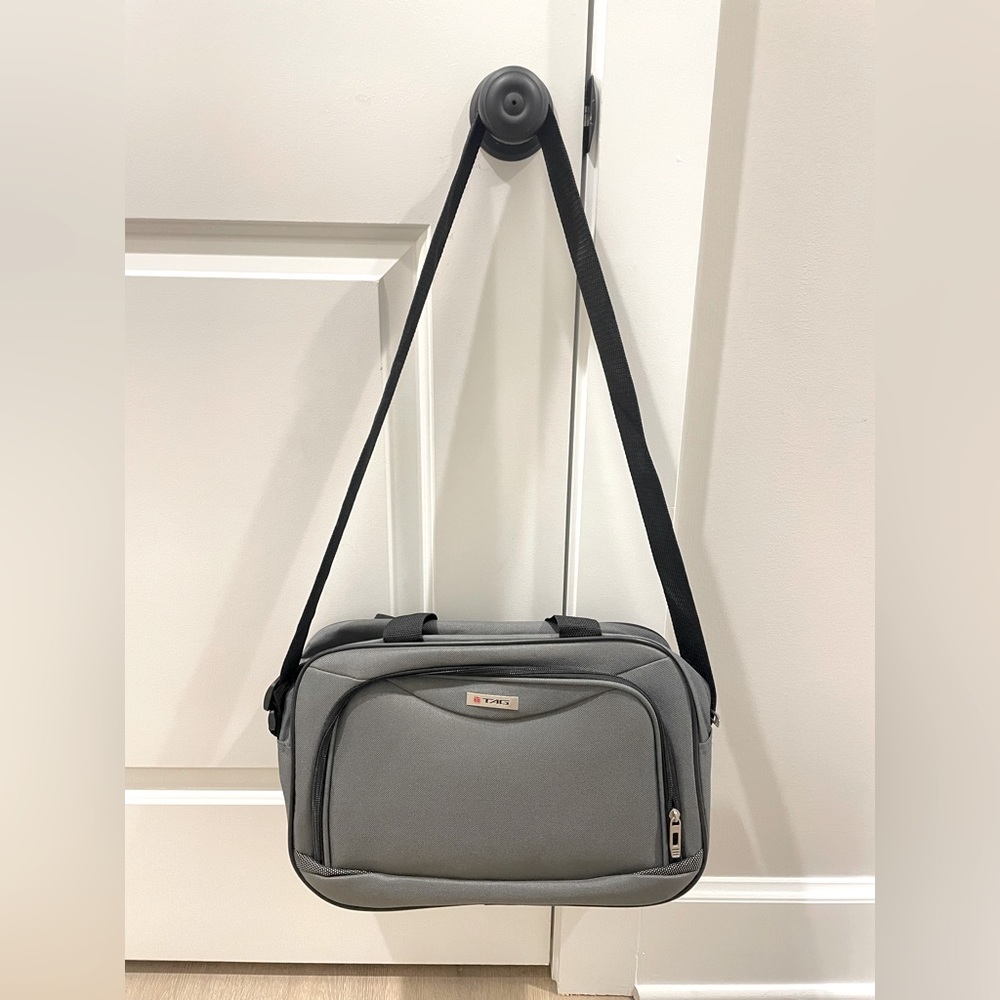 Tag Shoulder Bag | Laptop Bag